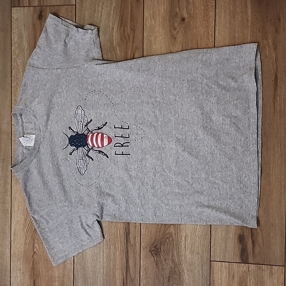 Bee Free Tshirt sz S in Gray